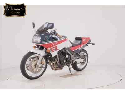 Yamaha FZ750