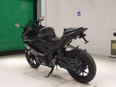 Yamaha YZF-R25 2020