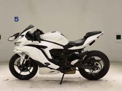 Kawasaki Ninja ZX-25R KRT Edition 2021