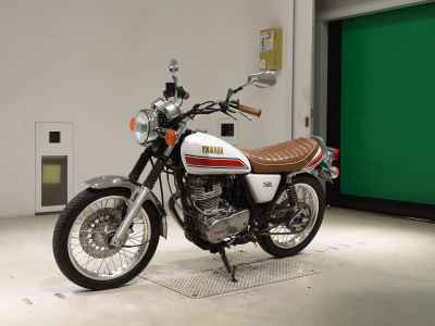 Yamaha SR400 2017
