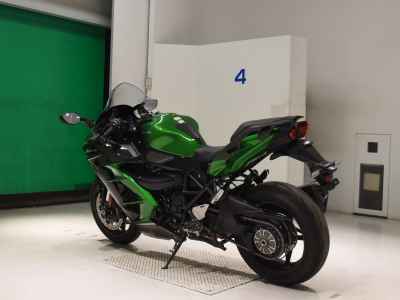 Kawasaki Ninja H2 SX 2023