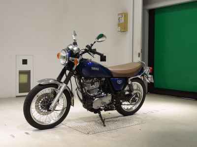 Yamaha SR400 2022