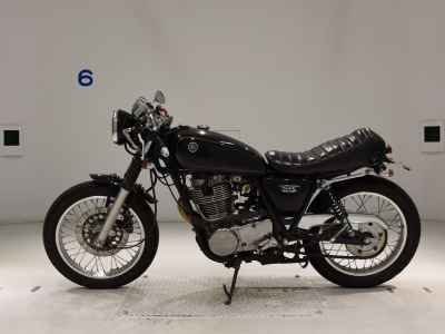 Yamaha SR400 2016