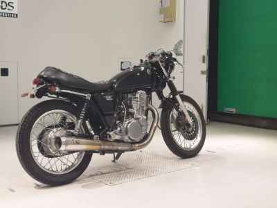 Yamaha SR400 2016