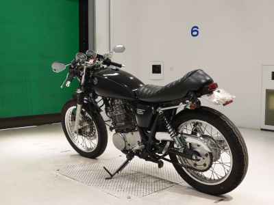 Yamaha SR400 2016
