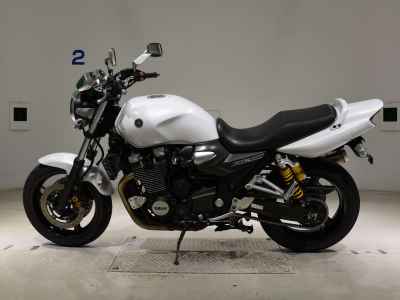 Yamaha XJR1300L 2025