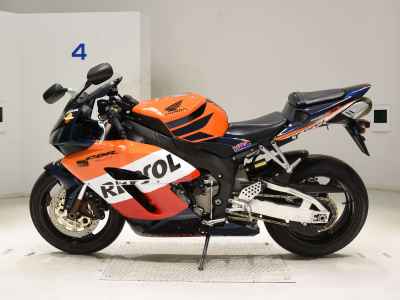 Honda CBR1000RR 2005