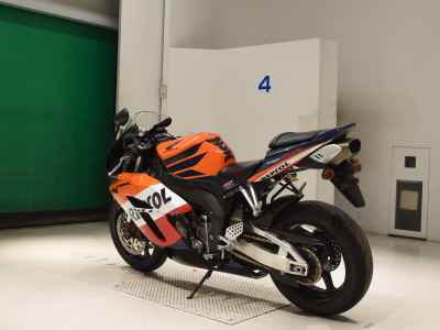 Honda CBR1000RR 2005