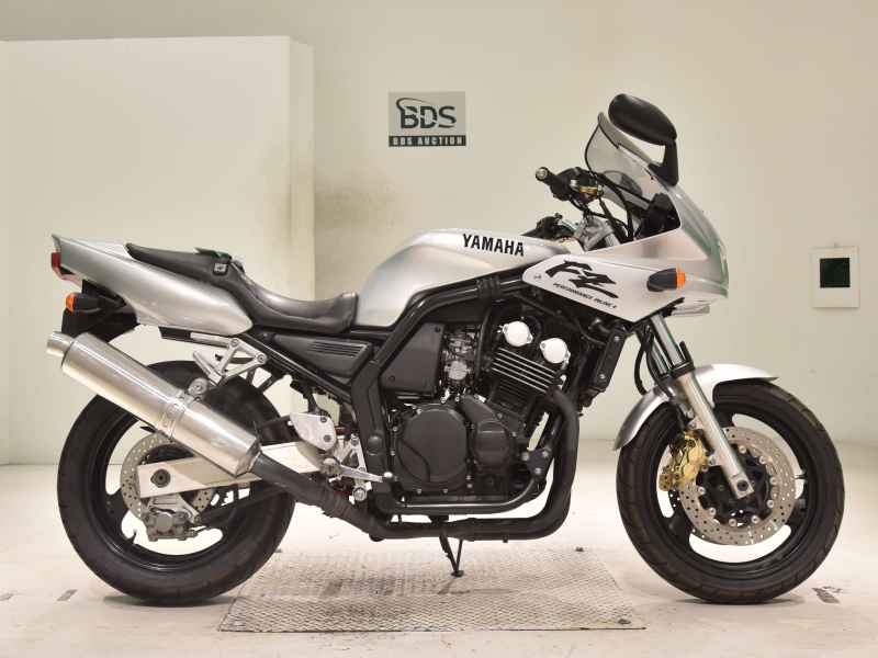 Yamaha FZ400