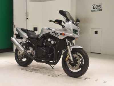 Yamaha FZ400