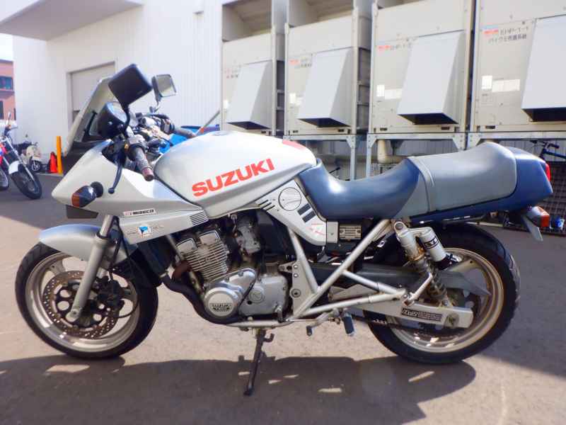 Suzuki GSX250S Katana