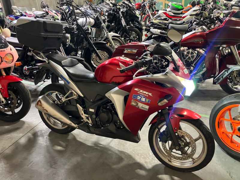 Honda CBR250R 2011