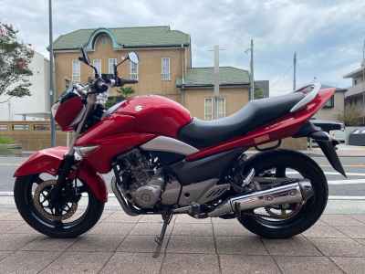 Suzuki GSR250