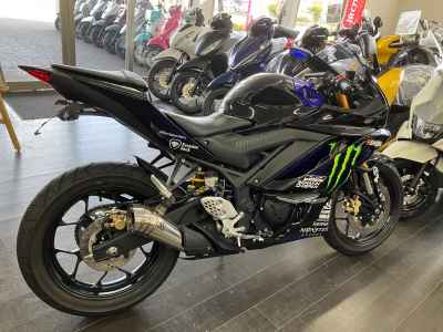 Yamaha YZF-R25