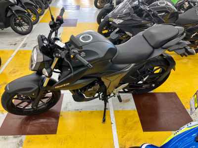 Suzuki Gixxer 250SF
