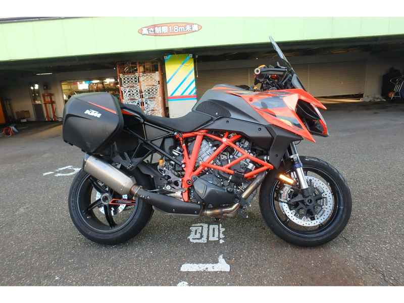 KTM 1290 Super Duke 2022