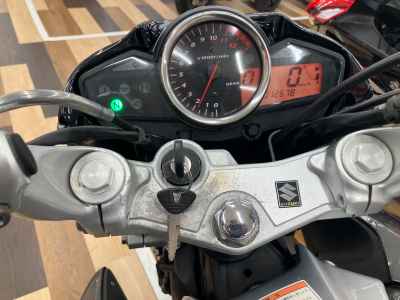 Suzuki GSR250