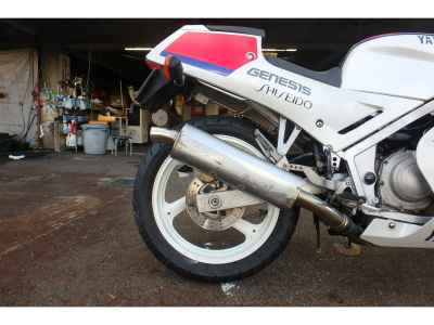 Yamaha FZR250