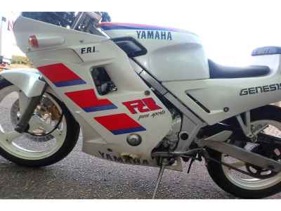 Yamaha FZR250