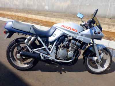 Suzuki GSX250S Katana