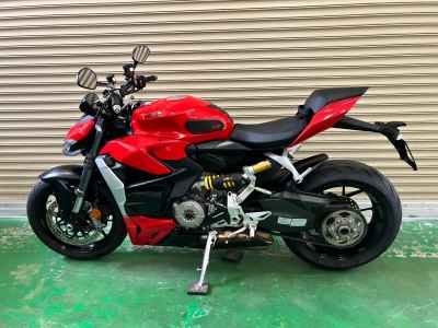 Ducati Streetfighter V2 2022