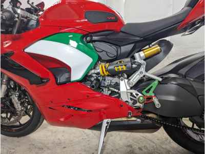 Ducati Panigale V2 2023