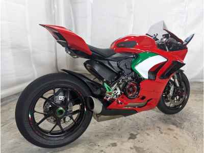 Ducati Panigale V2 2023