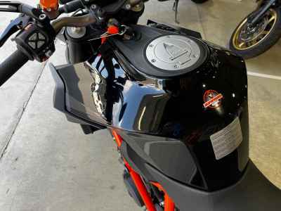 KTM 1290 Super Duke R 2016