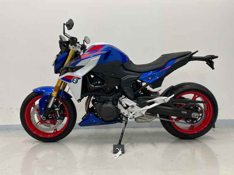 BMW F900R 2025