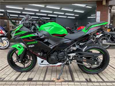 Kawasaki Ninja 400 2021