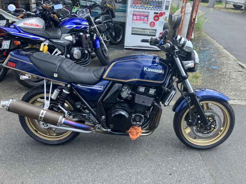 Kawasaki ZRX400