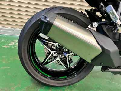 Kawasaki Ninja H2 SX 2021