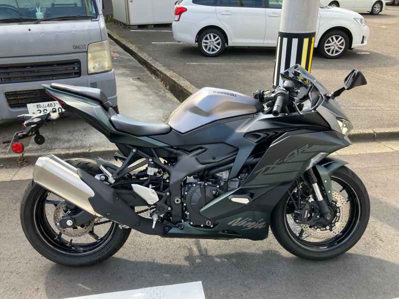 Kawasaki Ninja ZX-4R SE 2025