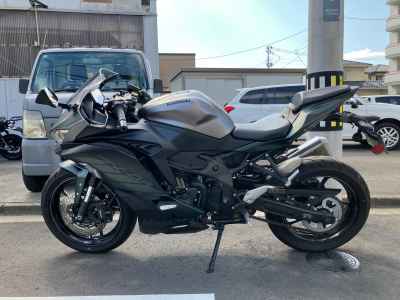 Kawasaki Ninja ZX-4R SE 2025