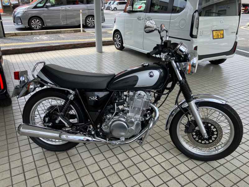 Yamaha SR400 2022
