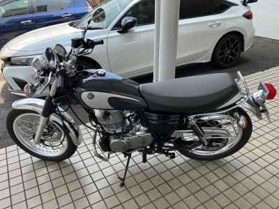 Yamaha SR400 2022