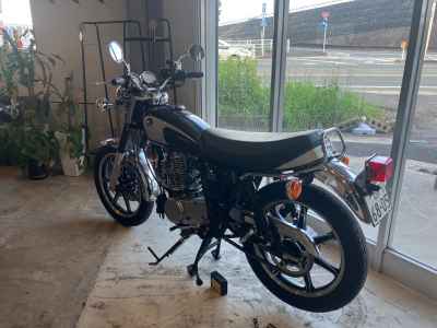 Yamaha SR400 2021