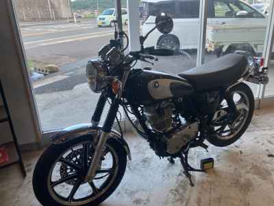 Yamaha SR400 2021