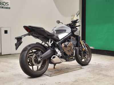 Honda CB650R E-Clutch 2024