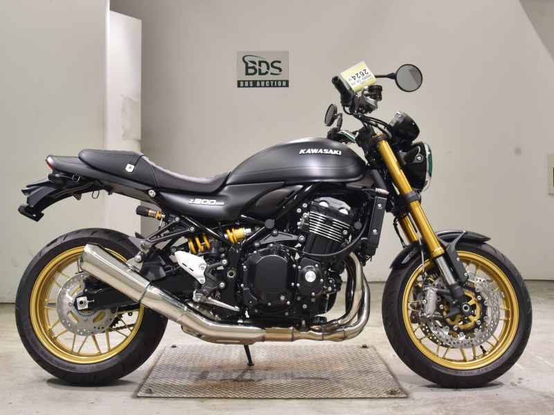 Kawasaki Z900RS SE 2025