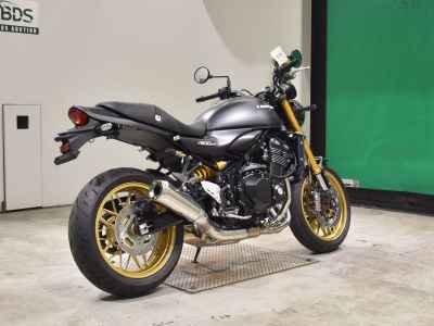 Kawasaki Z900RS SE 2025