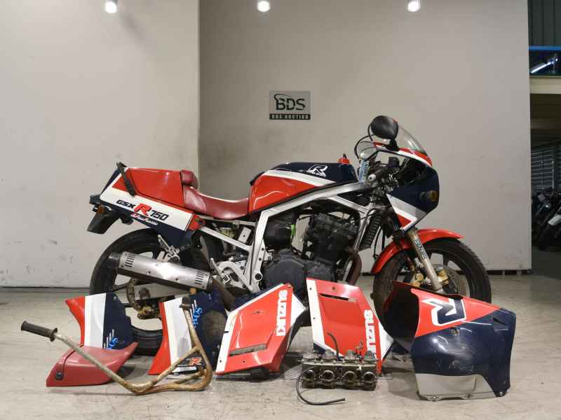 Suzuki GSX-R750