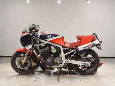 Suzuki GSX-R750