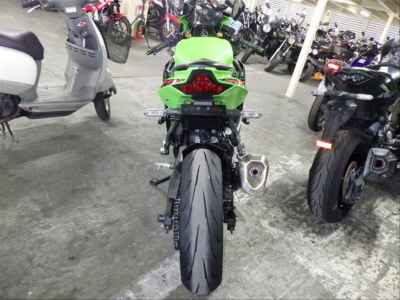 Kawasaki Ninja ZX-25R 2023