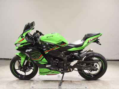 Kawasaki Ninja ZX-25R 2023
