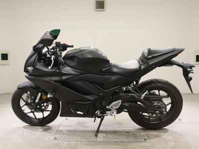 Yamaha YZF-R25 2021