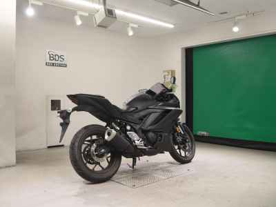 Yamaha YZF-R25 2021