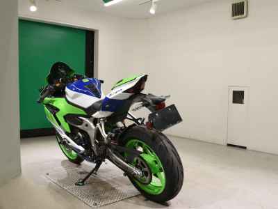 Kawasaki Ninja ZX-4RR 2024