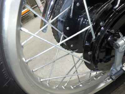 Yamaha SR400 2021