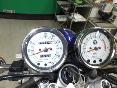 Yamaha SR400 2021